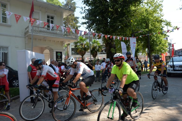17 Ağustos Anma Turu Hendek’te Başladı