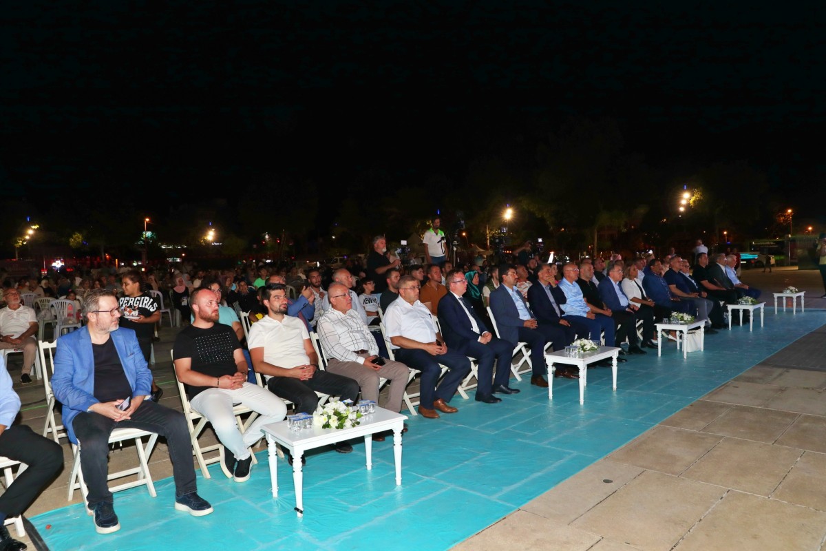 Acının 23’üncü yıl dönümü Demokrasi  Meydanı’nda Anıldı