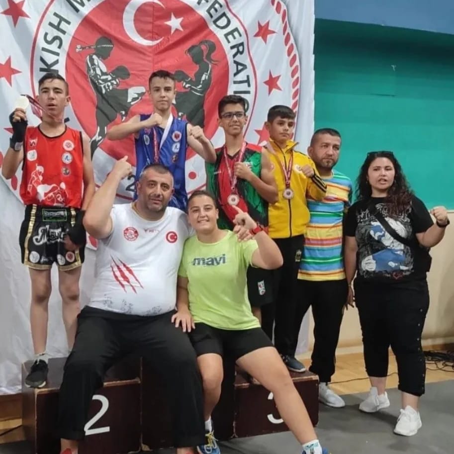 Hendek Şampiyonlar Fıght Akademi Spor Kulübü, Kütahya'dan Zaferle Döndü