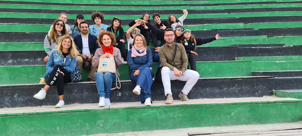 Aydın Gürdamar Ortaokulu AB projesinde İtalya ve İspanya’dan eğitimcileri şehrimizde ağırladı.