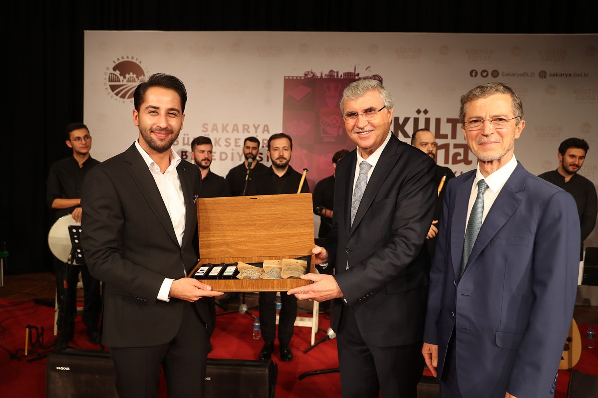 Tasavvuf müziği dinletisi gönüllere  dokundu