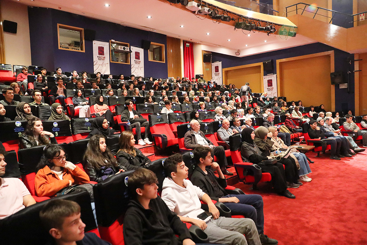 Türk edebiyatının usta  kalemi Rasim Özdenören panelde konuşuldu