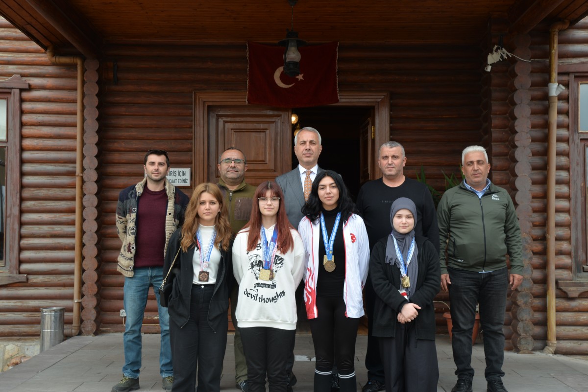 BABAOĞLU SAKARYA’LI ŞAMPİYONLARLA BULUŞTU