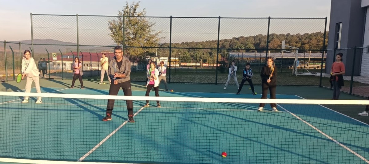 Ferizli Gençlik ve Spor İlçe Müdürlüğü Tenis Kortuna Kavuştu
