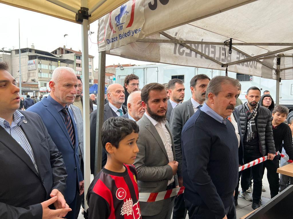 BBP İl Başkanı Bayar, Gölyaka İlçesinde depremzedeleri ziyaret etti