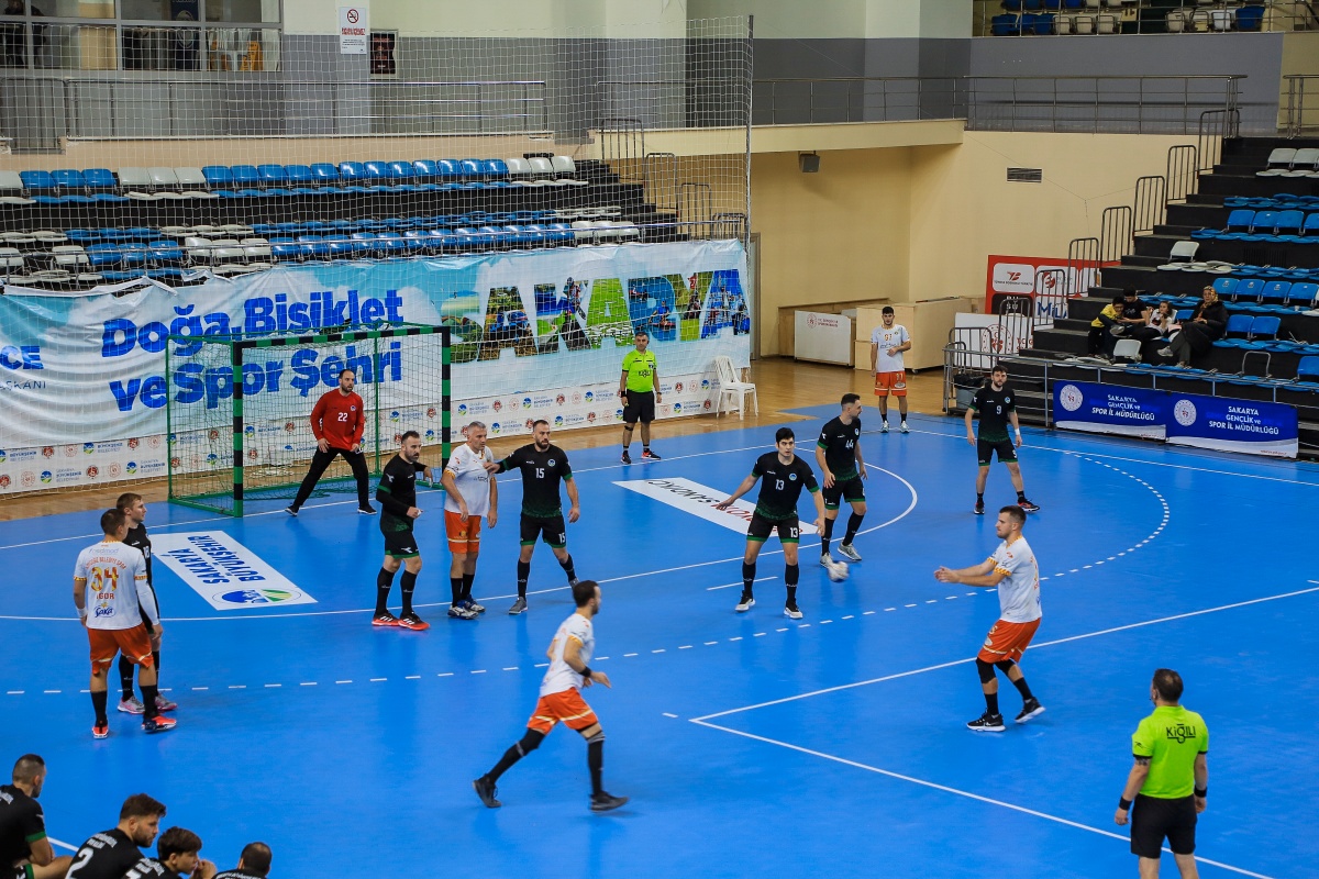 Büyükşehir hentbol  Beşiktaş’a konuk oluyor