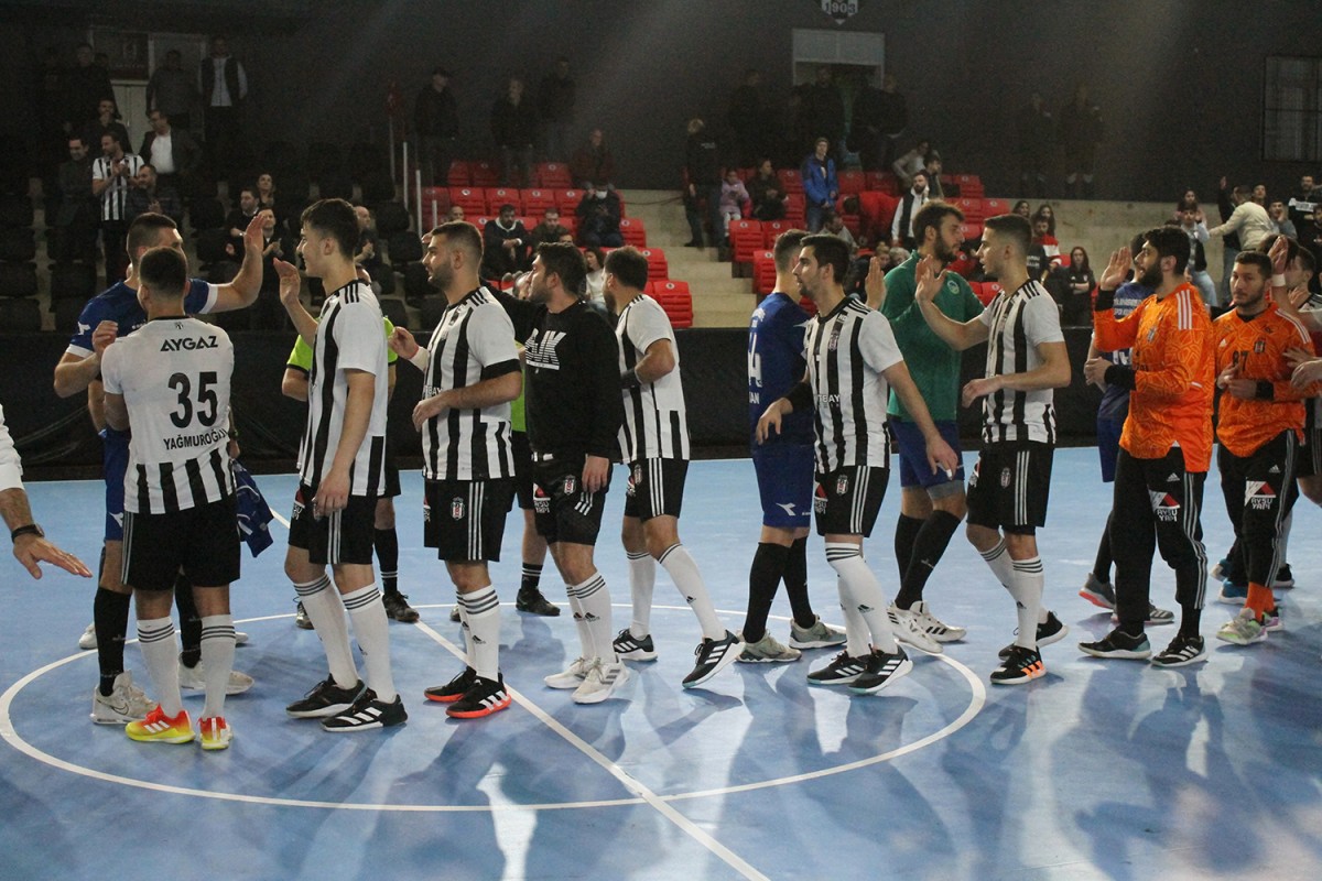 Büyükşehir zorlu Beşiktaş  deplasmanında beraberlik aldı