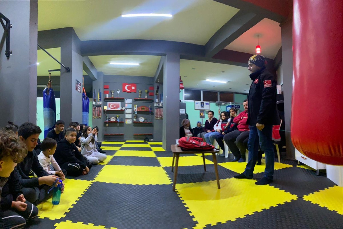 Hendek Şampiyonlar Fıght Akademi Spor Kulübü'nden Öğrencilerine Eğitim