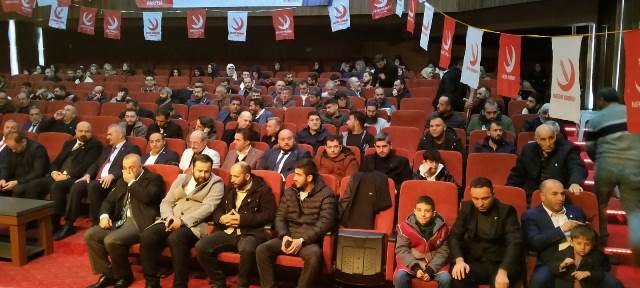 Yeniden Refah Partisi Salonlara  Sığmıyor