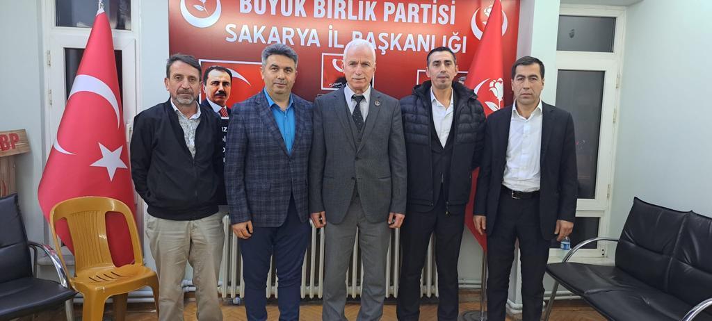 Büyük Birlik Partisi'ne katılımlar sürüyor