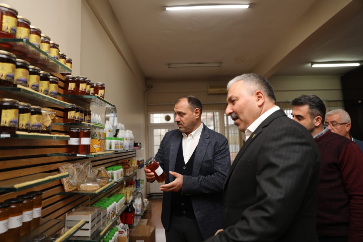 Vali Kaldırım Arıcılar Birliği'ni ziyaret etti
