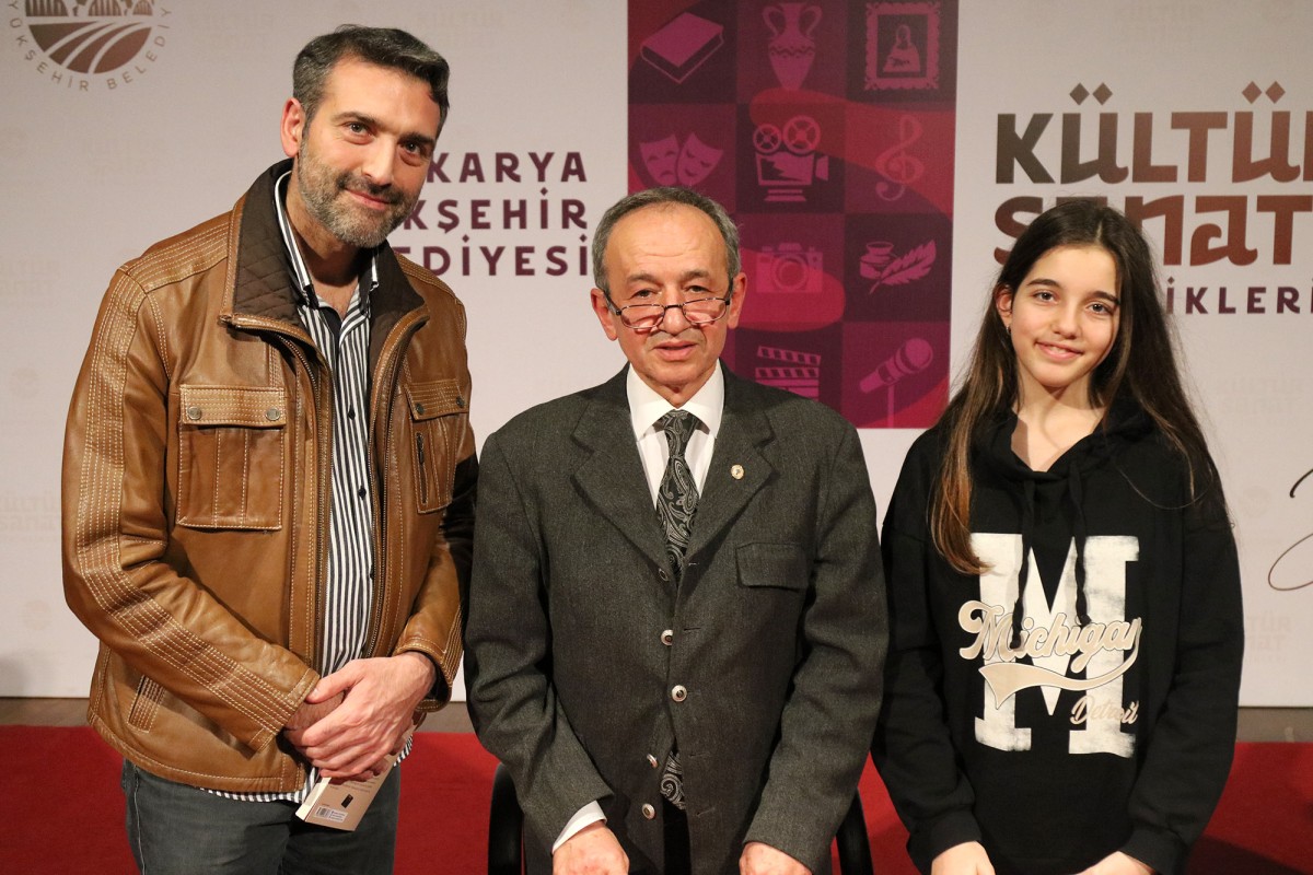 Yazar Yalsızuçanlar Sakaryalı  okurlarıyla buluştu