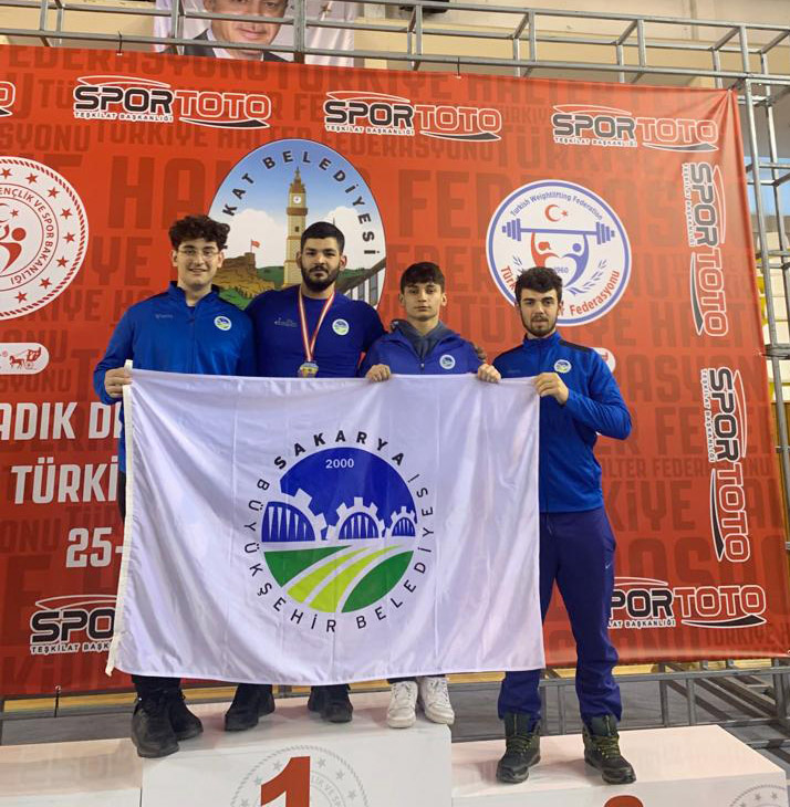 Halterde başarıların ardı arkası  kesilmiyor