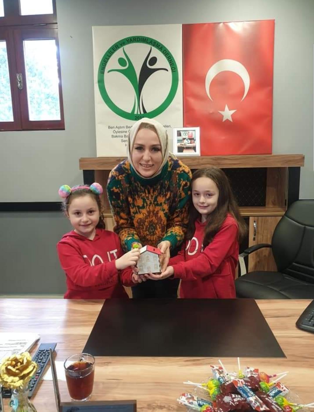 Sakarya Depremzedelere ve Özel Bireylere Sahip Çıktı