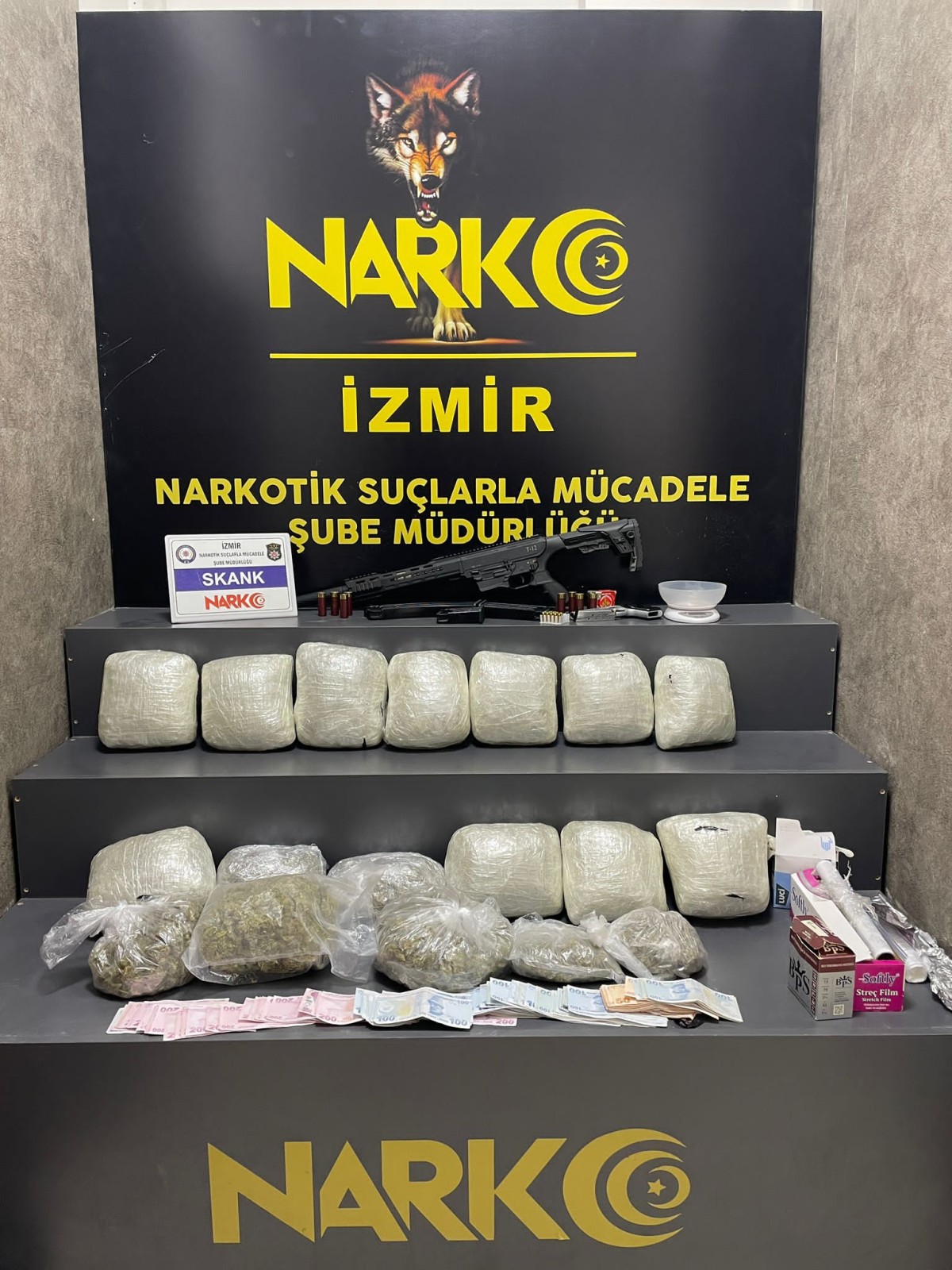 Uyuşturucuya Geçit Yok ! 