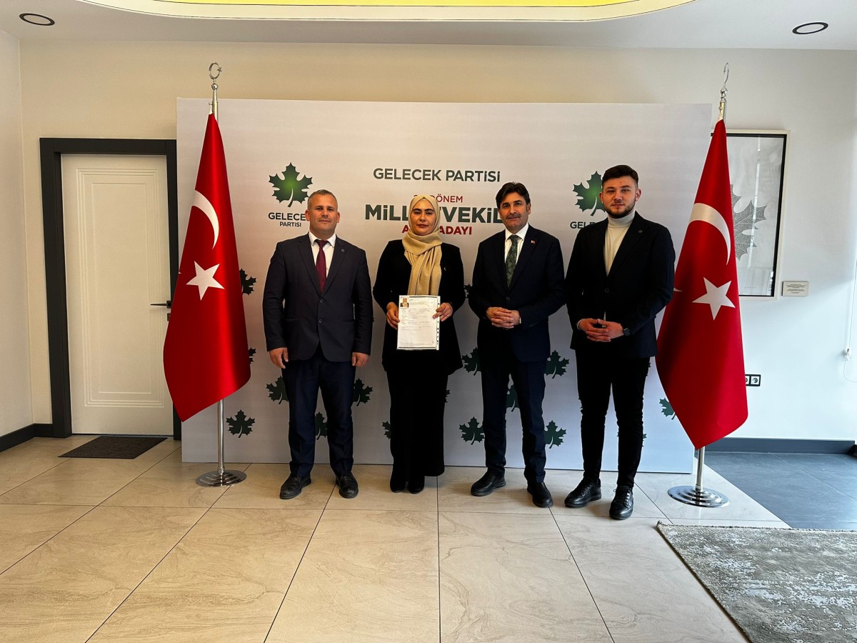 Karasu'dan Tuğsem Çetin Gelecek Partisi'den Aday adayı oldu