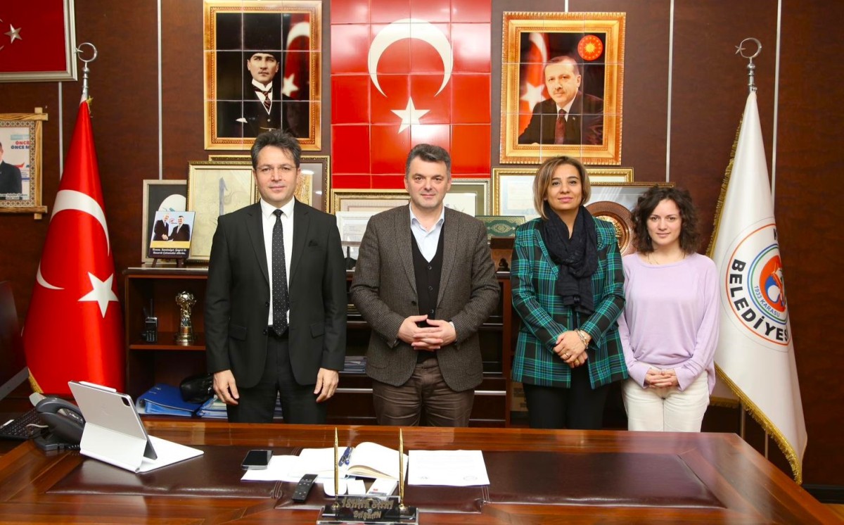 Karasu Belediyesi ile Sakarya Barosu arasında “Baro ve Belediye İş Birliği ile Adli Yardım Projesi” protokolü imzalandı.