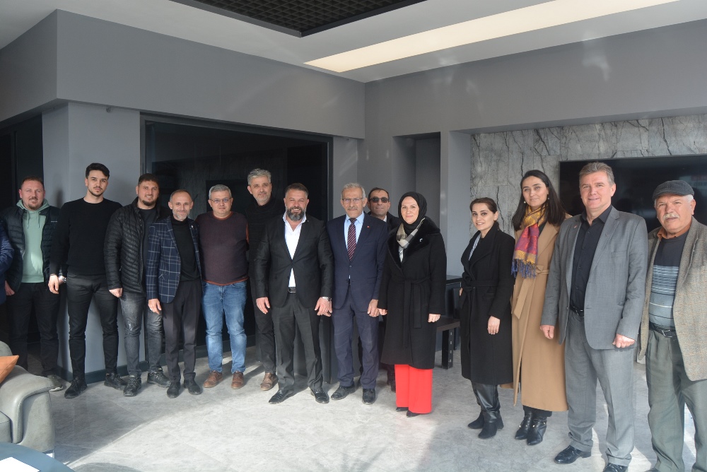 Sakarya’da MHP Milletvekili aday adayı Elif Feratoğlu rüzgarı esmeye devam ediyor