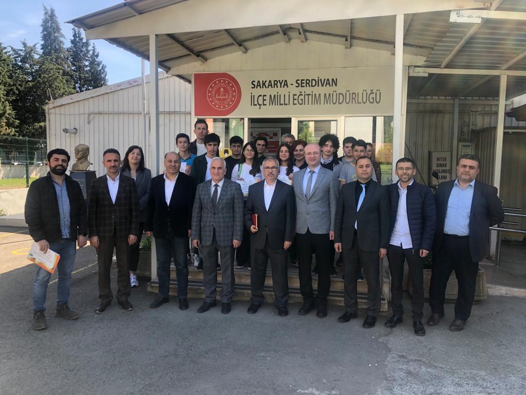 Serdivan’da NEHİR Projesi Sınavlarında Dereceye Giren Öğrenciler Ödüllendirildi.