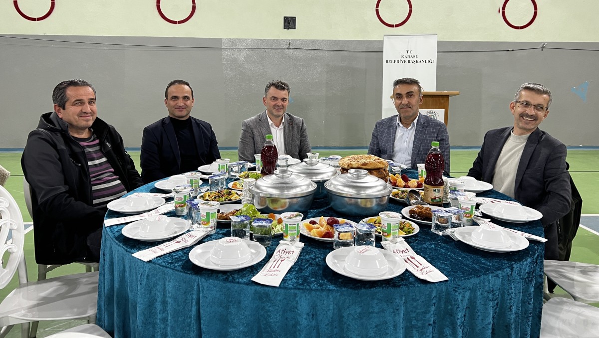 Karasu Belediyesi Çalışanları İftarda Buluştu