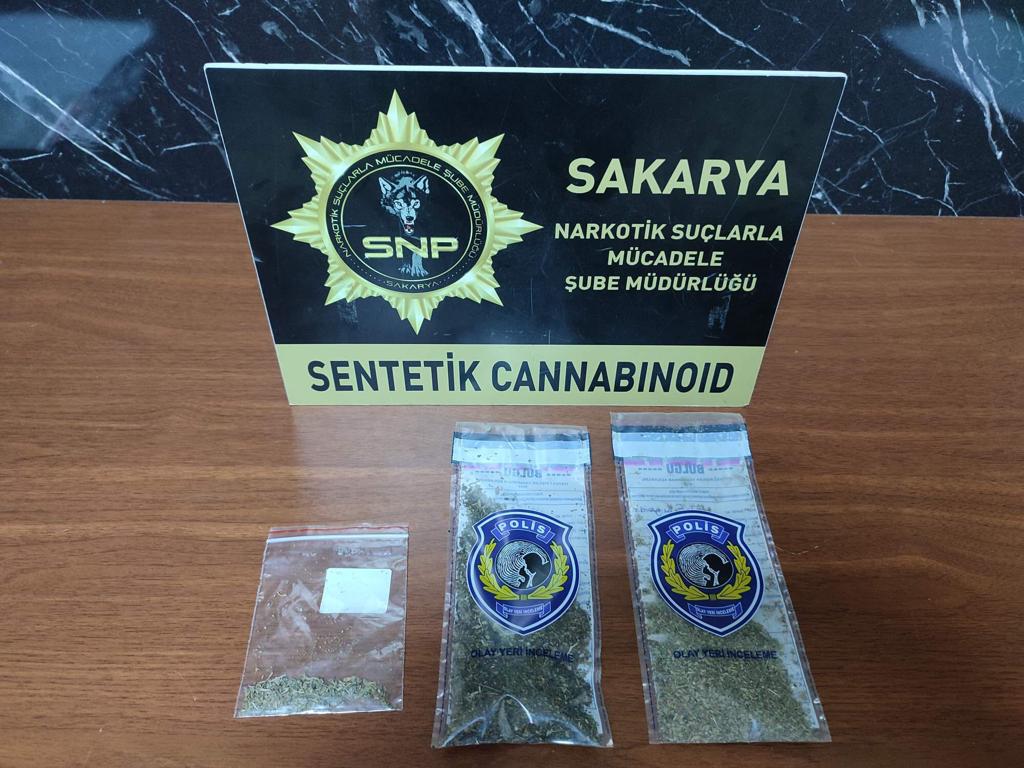 10 Kilo 732 gram  bonzai  maddesi ele geçirildi
