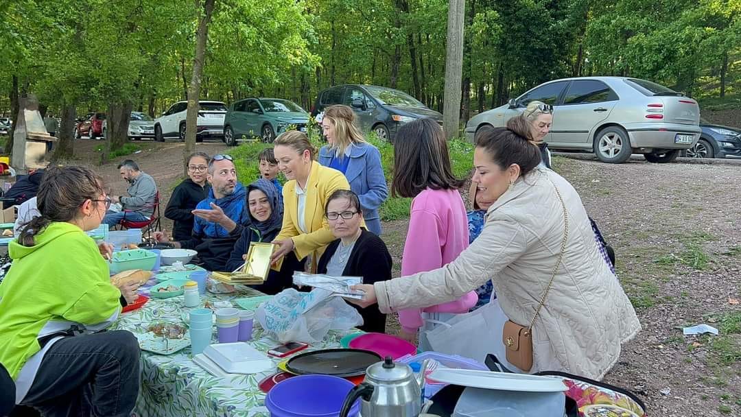Akçalışkan'a gençlerden destek var 