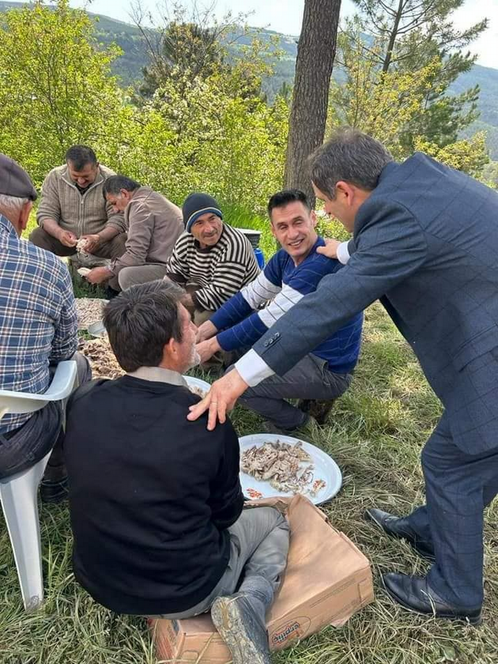 Ecevit Keleş Aksu Mahallesi Hayır pilavına katıldı