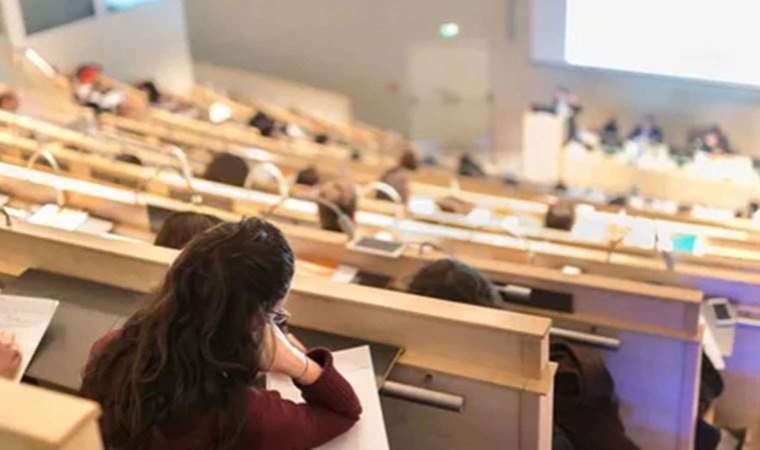 Eğitim ücretleri cep yakıyor