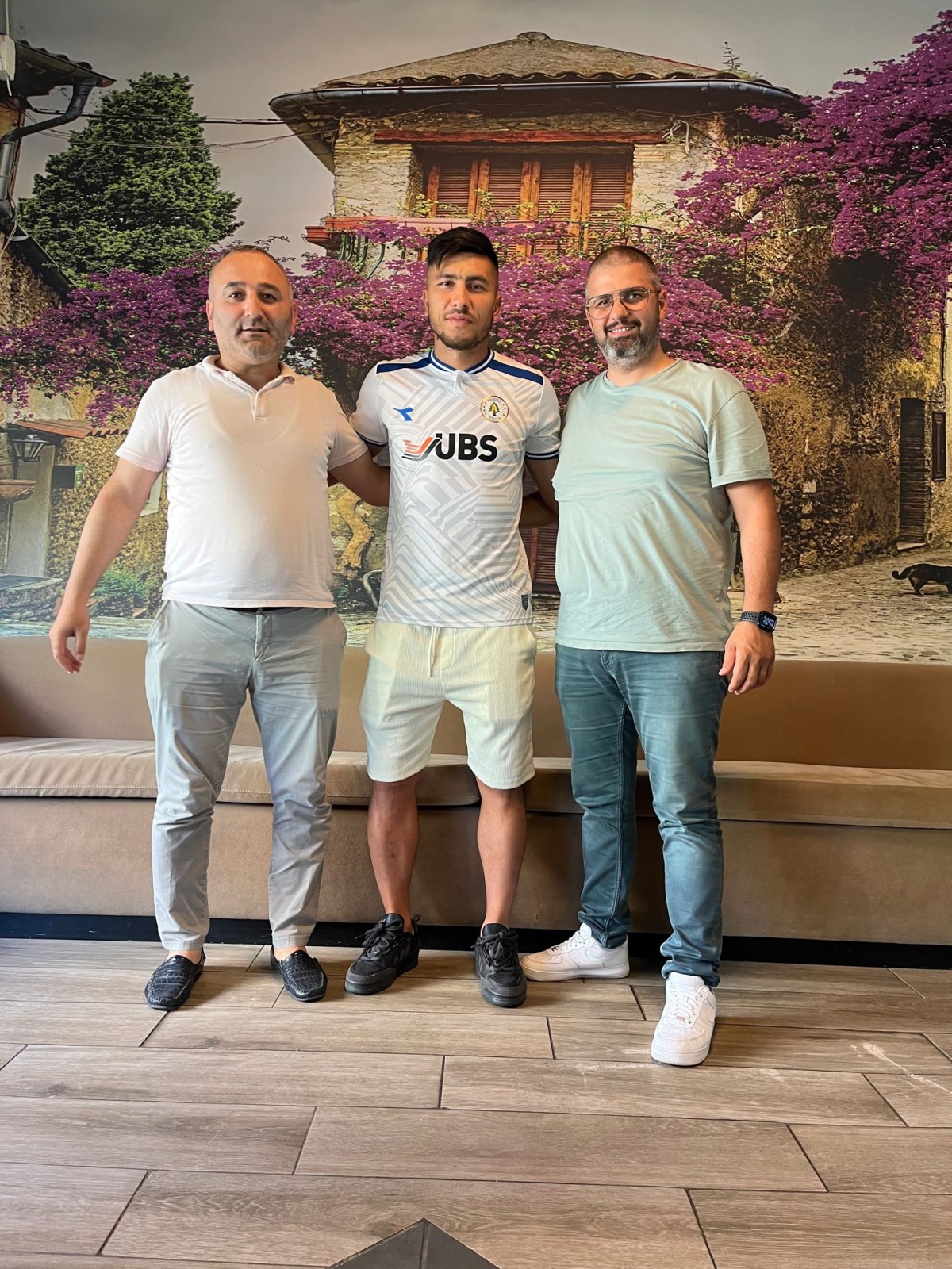 1994 doğumlu orta saha oyuncusu Gürcan Gözüm Hendekspor'da