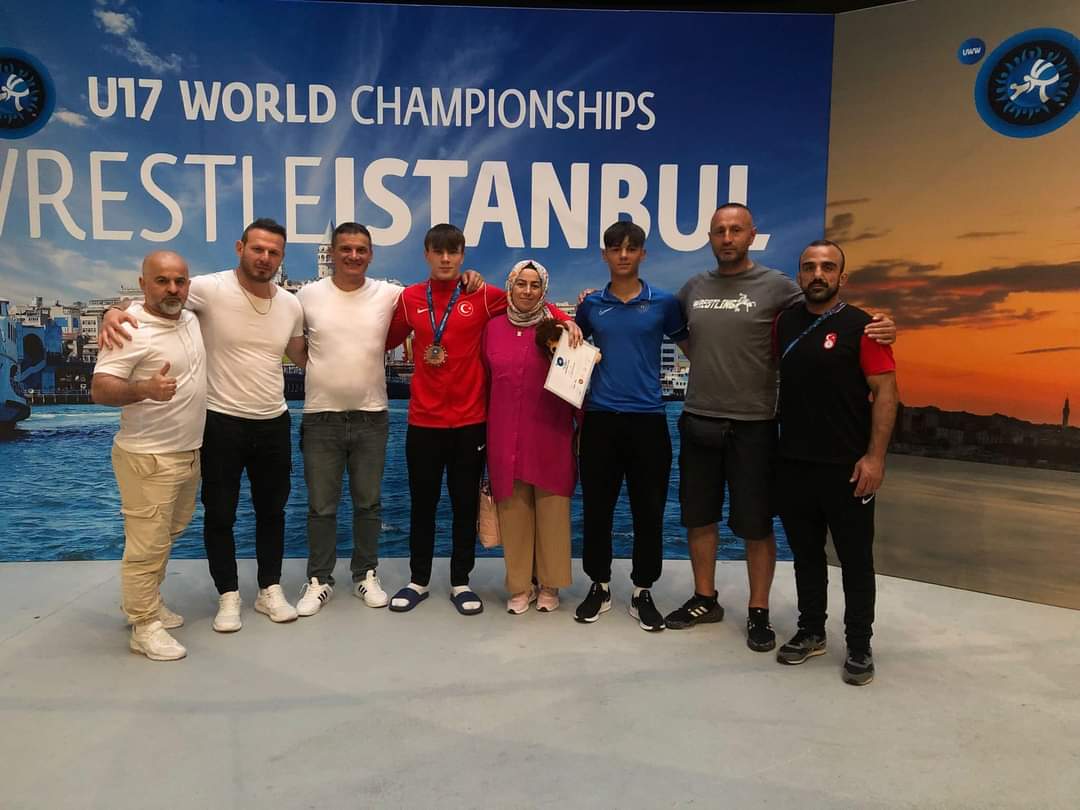 HENDEK OLİMPİK SPOR KULÜBÜ GÜREŞÇİSİ ALKAN AKAR U17 DÜNYA ÜÇÜNCÜSÜ OLDU