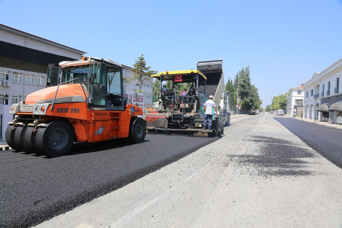 Serdivan’da Asfalt Çalışmaları Son Hız Devam Ediyor