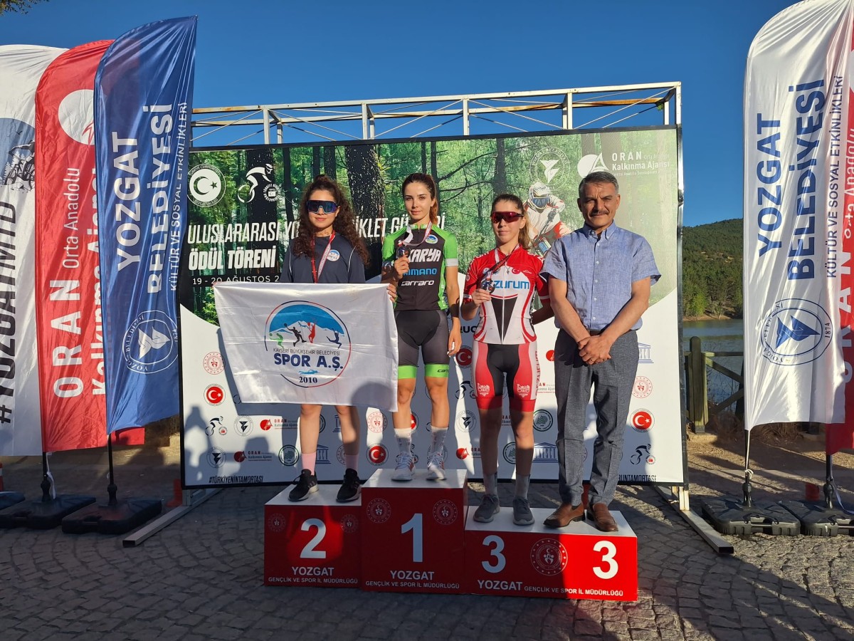 Büyükşehir’in pedalları  şampiyonluğu kaptırmıyor