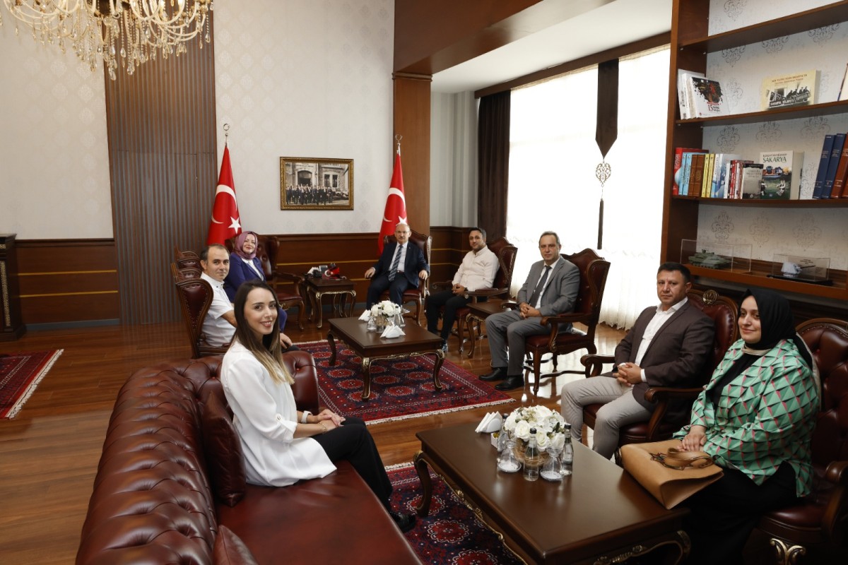 Yeşilay Derneği’nden Vali Karadeniz’e hayırlı olsun ziyareti