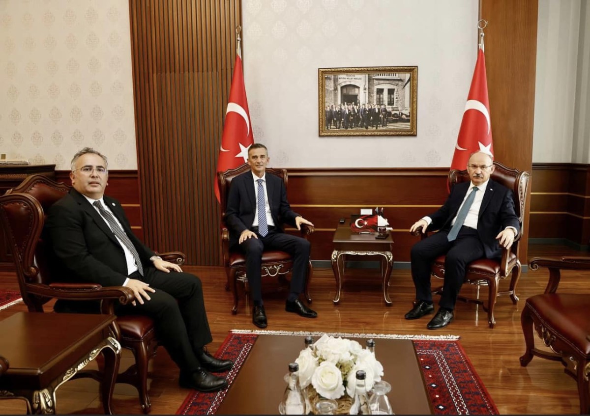 Dikbayır ve Dokumacı Vali Yaşar Karadeniz'i ziyaret etti