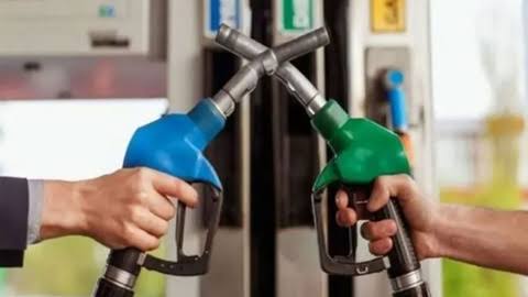 Benzin ve motorine büyük zam! Motorinin litre fiyatı 40 lirayı aşacak