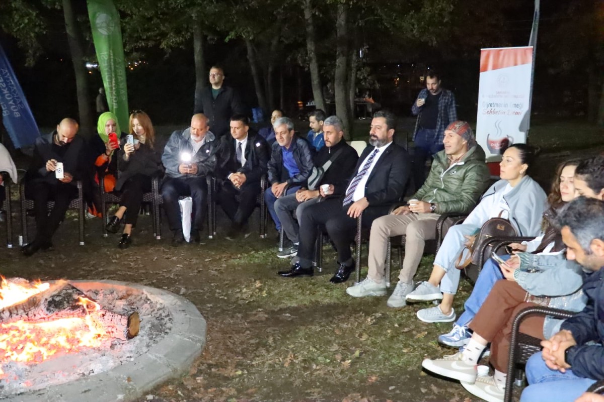 İl Millî Eğitim Müdürü Ebubekir Sıddık Savaşçı Deprem Bölgesinde Gönüllü Çalışmalara Katılan Öğretmenlerle Buluştu
