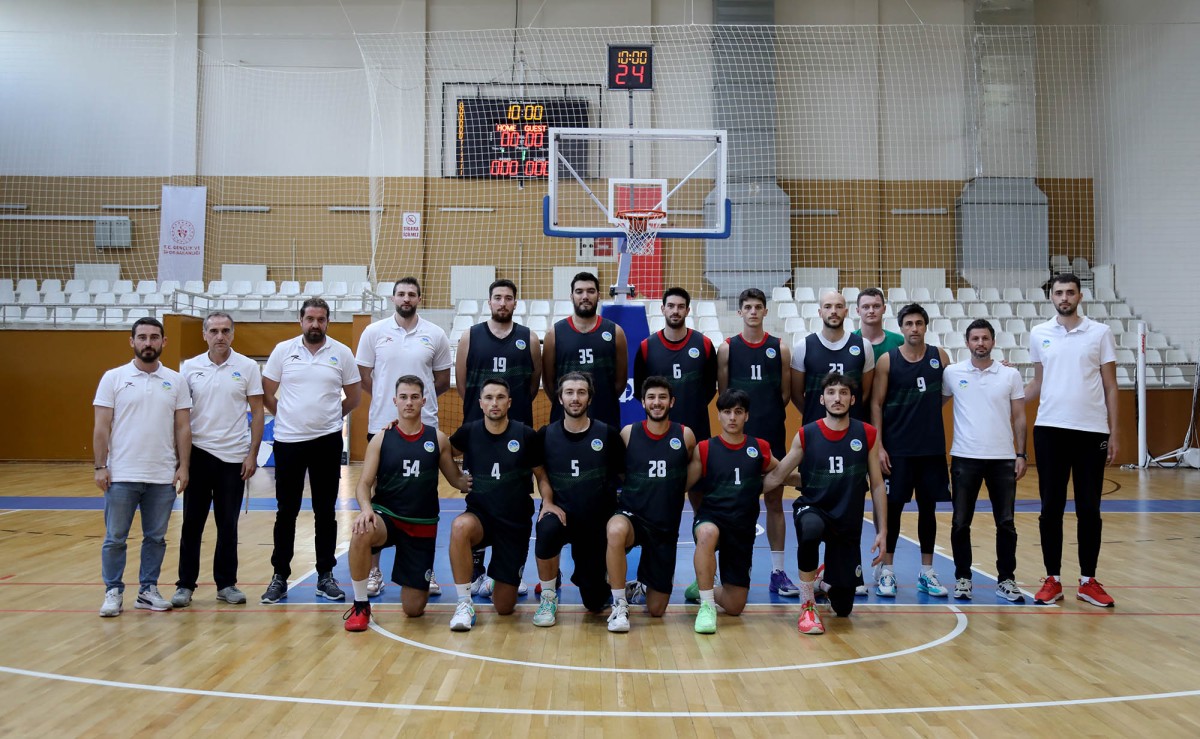 Büyükşehir basket hazırlık  maçında Karamürselbey ile karşılaştı