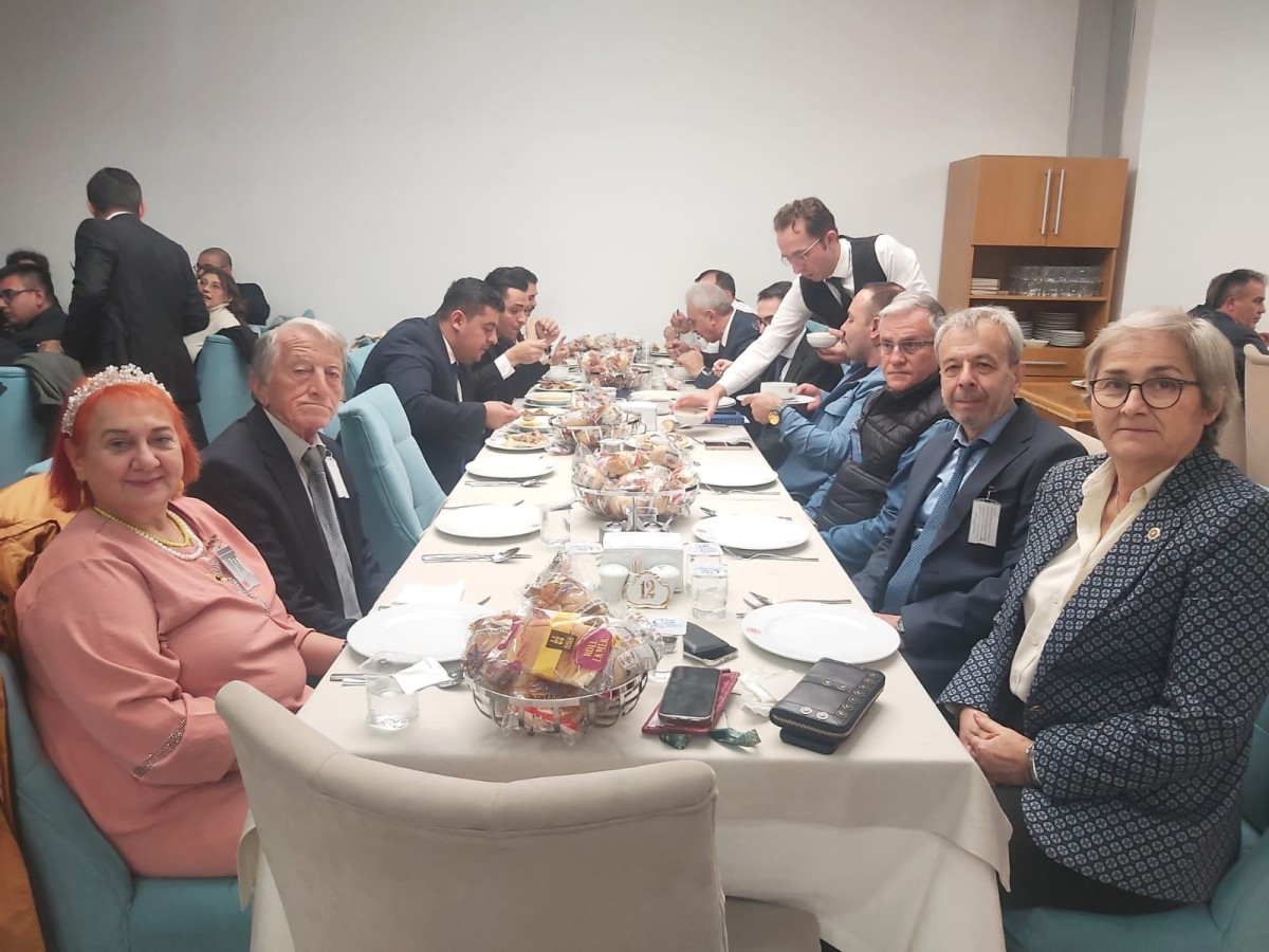 AYÇA TAŞKENT MECLİSTE TARAKLI’dan GELEN MİSAFİRLERİNİ AĞIRLADI