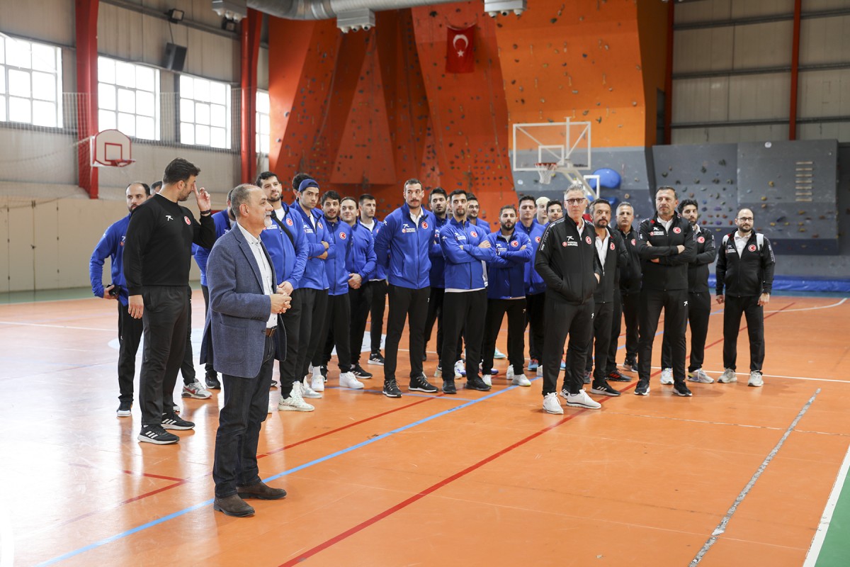 Hentbol Milli Takımı SUBÜ öğrencileriyle buluştu