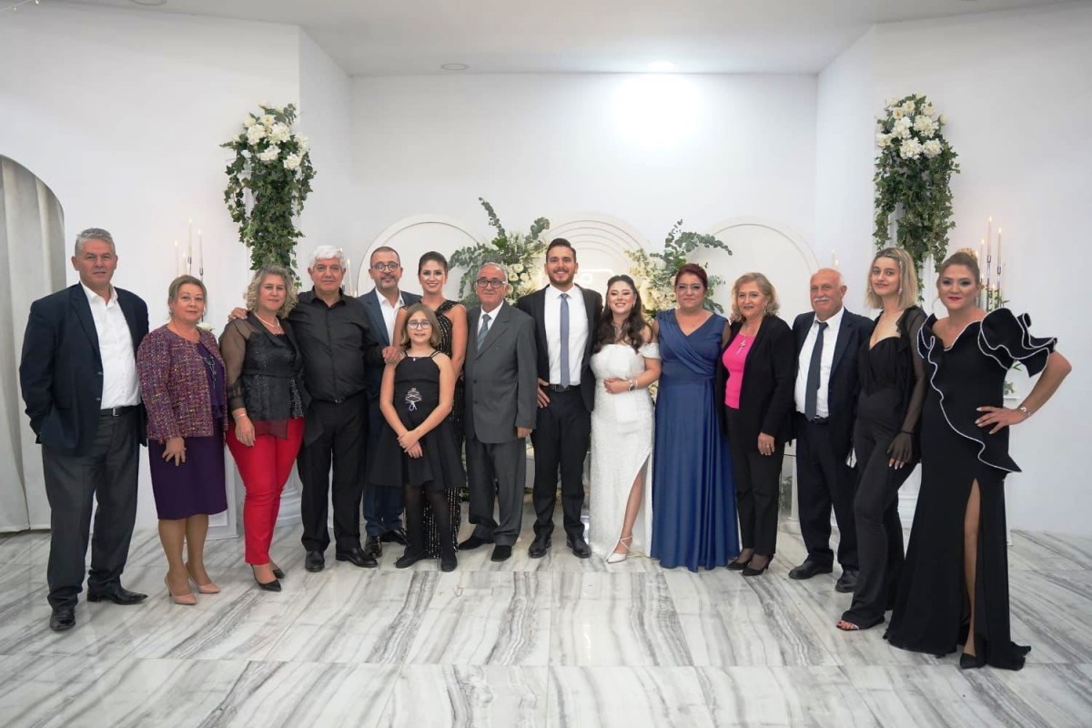 Evlilik yolunda ilk adım atıldı… Nişanlandılar!