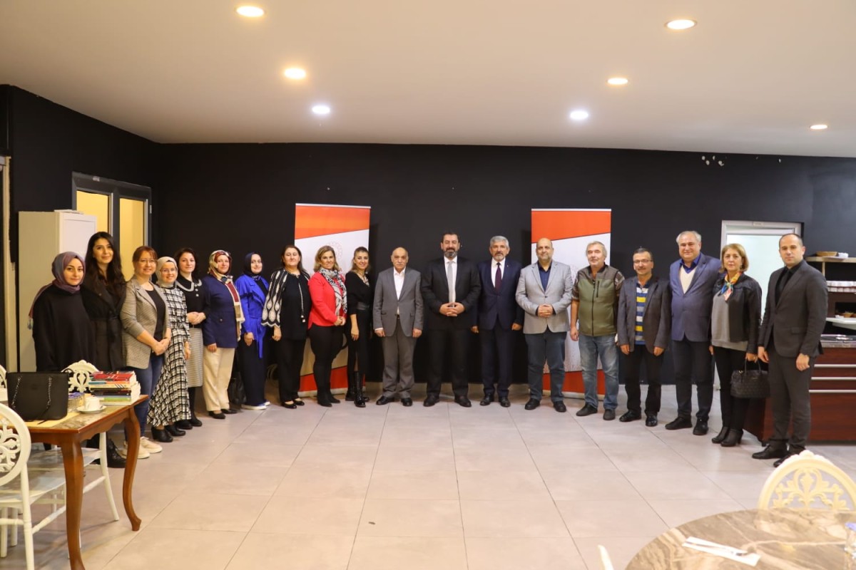 İl Millî Eğitim Müdürü Ebubekir Sıddık Savaşçı Emekli Öğretmenlerle Buluştu
