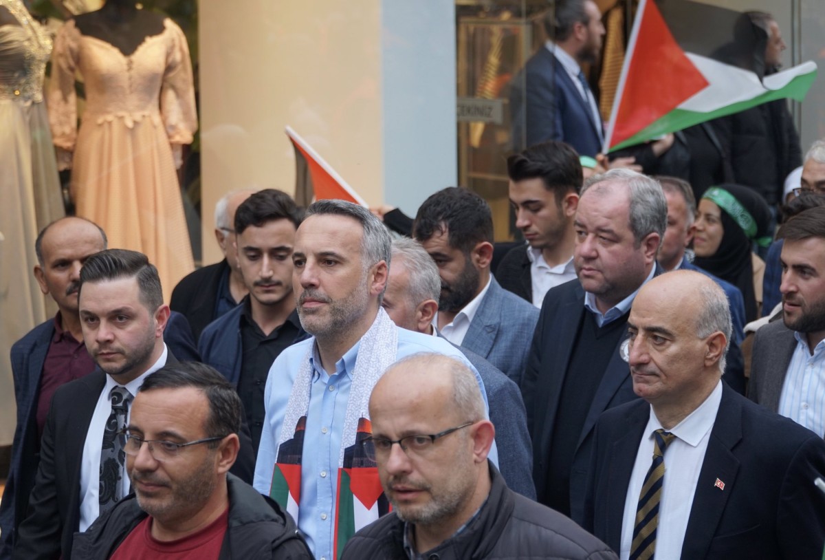 BAŞKAN TEVER, FİLİSTİN YÜRÜYÜŞÜNE KATILDI