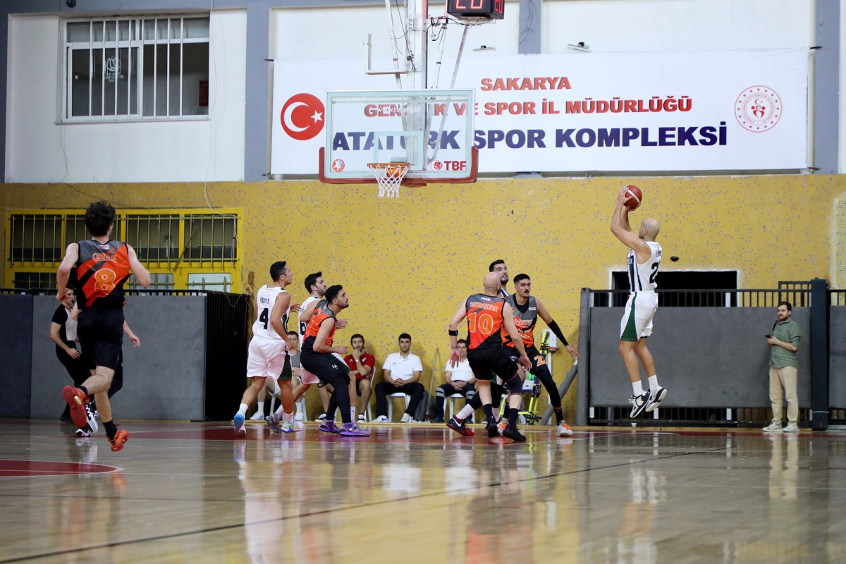 Büyükşehir basket ilk yarının son  maçına İstanbul’da çıkıyor