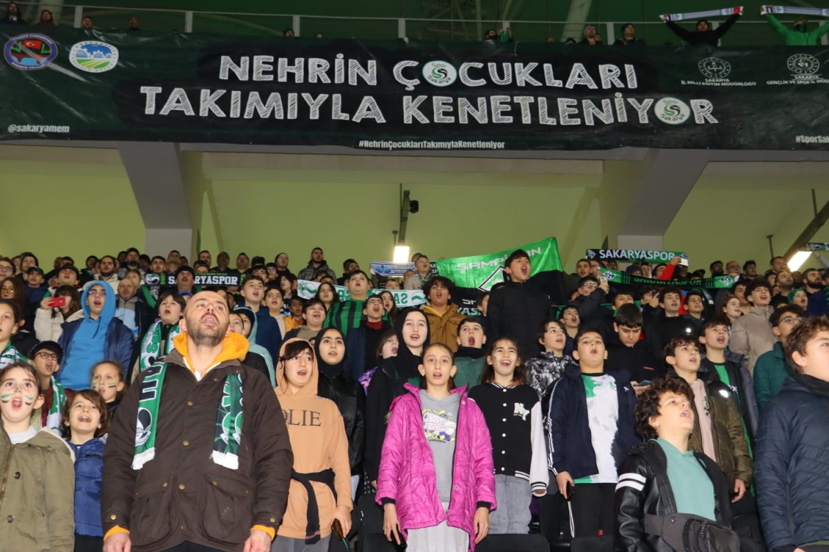Nehrin Çocuklarıyla Galibiyet Coşkusu