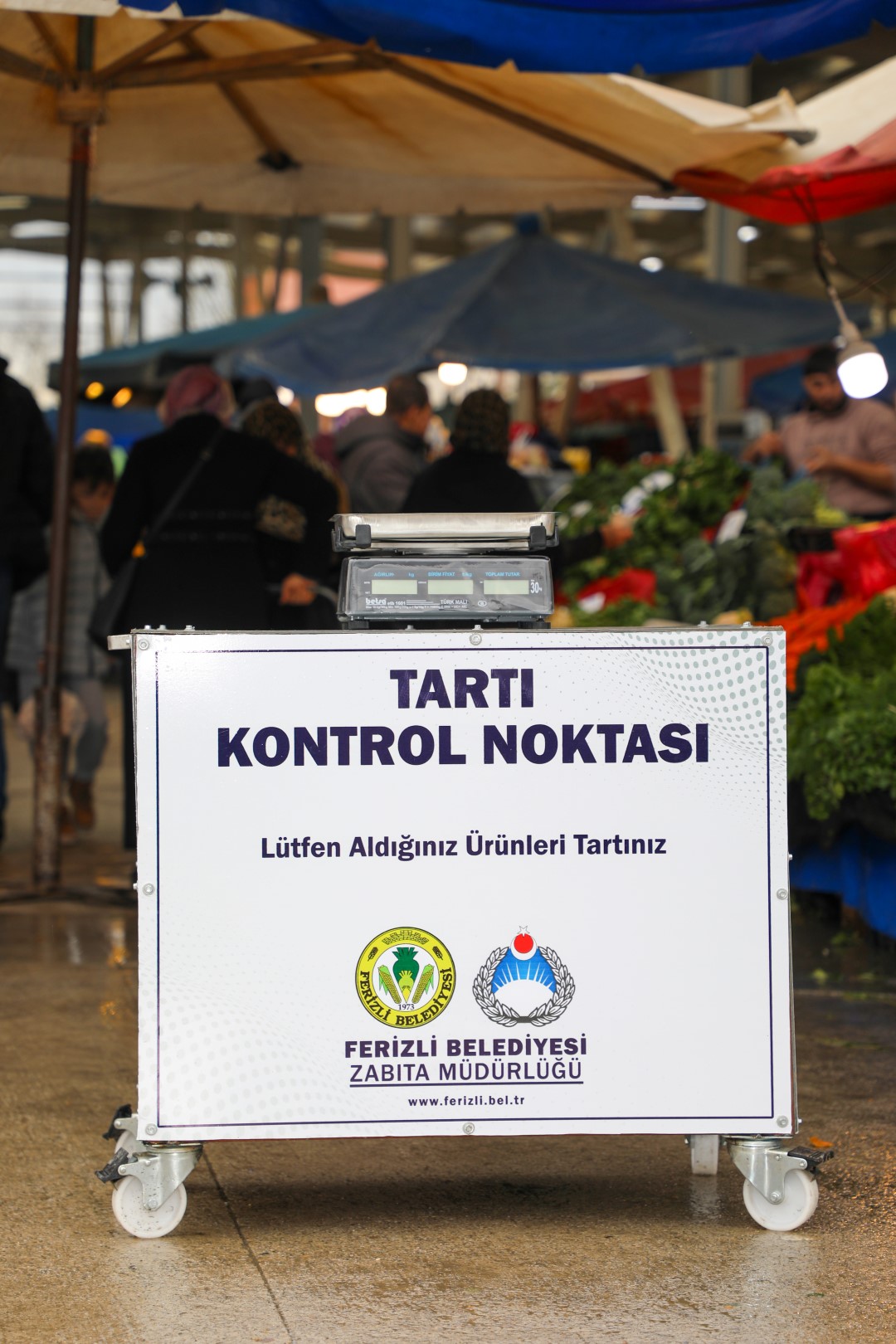 Ferizli Belediyesi Kapalı Pazar Yerinde Tartı Kontrolü Başladı