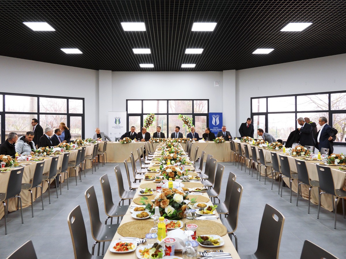 Sapanca MYO’nun yemekhane ve kantin binası açıldı