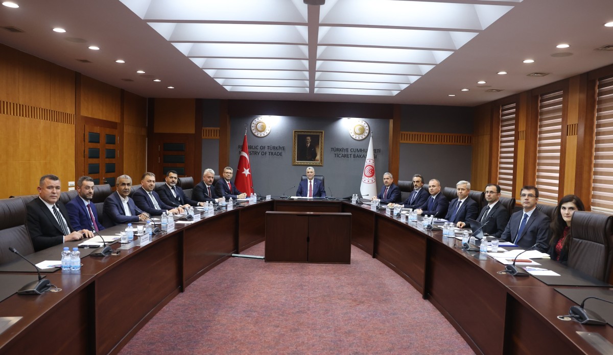 BAKKALLAR TALEPLERİNİ BAKANA İLETTİ