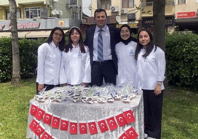 Sapanca Turizm MYO çocukların yanında