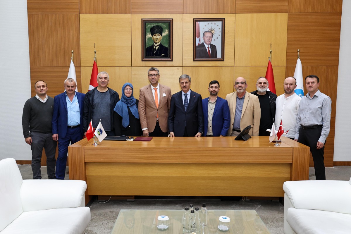 BAKKALLARDAN ESNAF DOSTU BAŞKANA TEBRİK