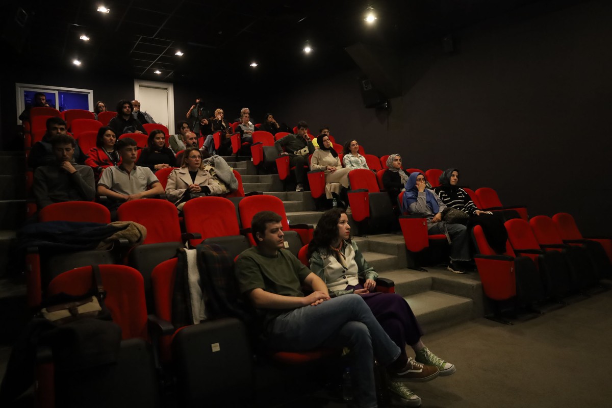 Kasım kültür sanat  etkinlikleri film gösterimi ve söyleşi ile başladı